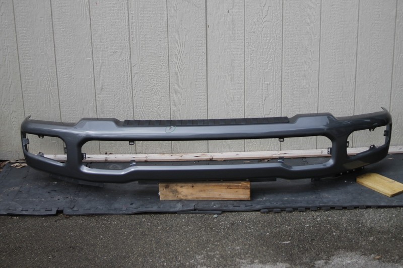 2023-2025 Ford F-250 F-350 SD Bumper Face Bar Without Sensor Holes Oem