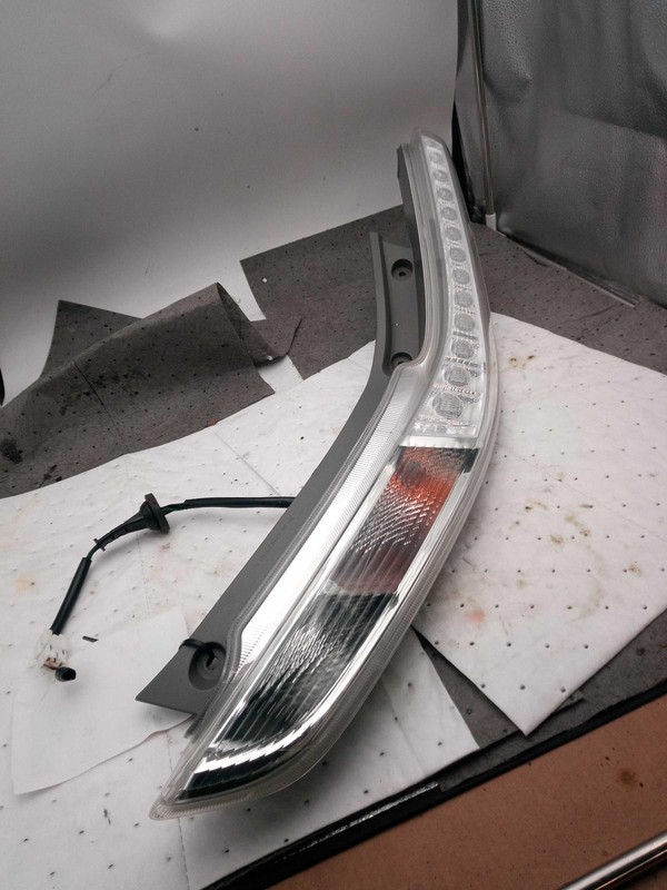 Used Right Tail Light Assembly fits: 2017 Nissan Leaf quarter mounted Right Grad