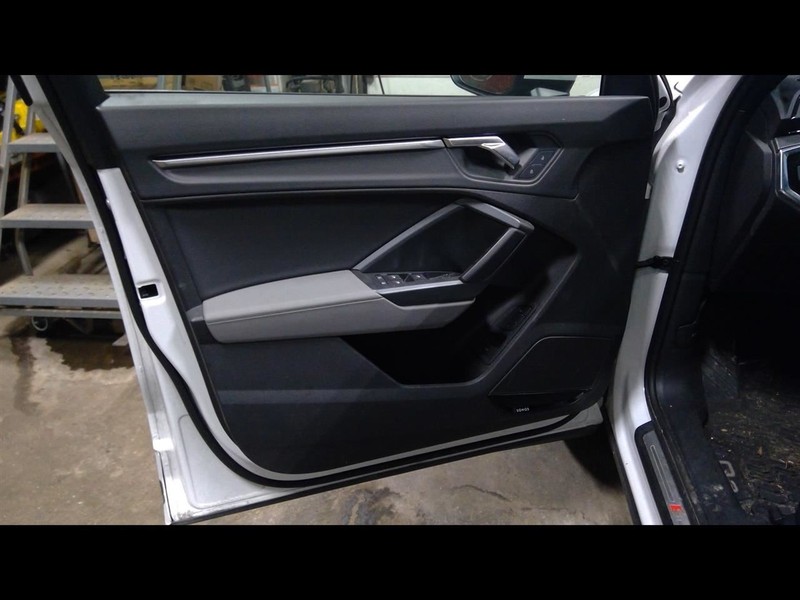 2022 Q3 Driver Left Front Door Trim Panel 1579300