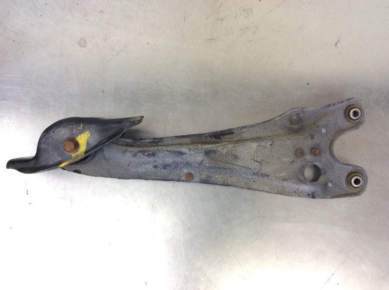 86-89 Accord Left Rear Suspension Control Trailing Arm Rod Bar Bushing Bracket