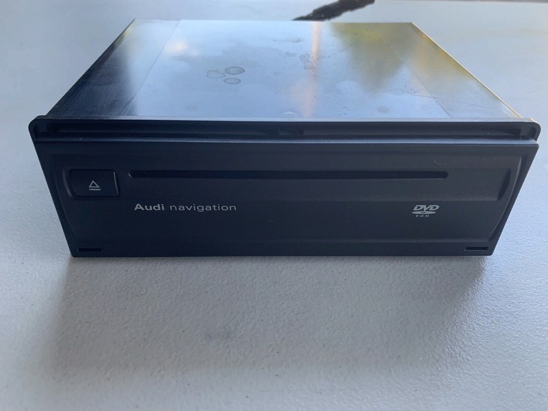 04 05 06 07 AUDI A8 A8L D3 NAVIGATION UNIT DVD PLAYER OEM 60k