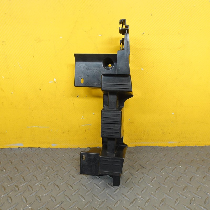 2016-2020 TESLA MODEL X REAR RIGHT SIDE 2ND ROW FLOOR CARPET SPACER BRACKET OEM