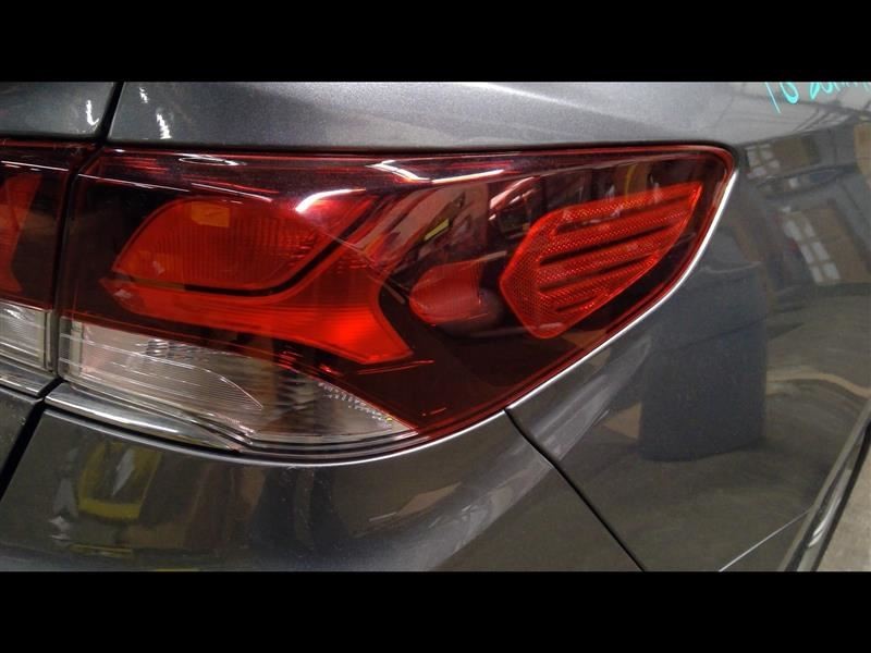 Passenger Tail Light US Built Quarter Panel Mounted Fits 18-19 SONATA 712992