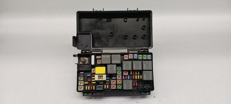 08 CHRYSLER TOWN & COUNTRY TIPC power control module fuse box OEM 1 Year Wnty!