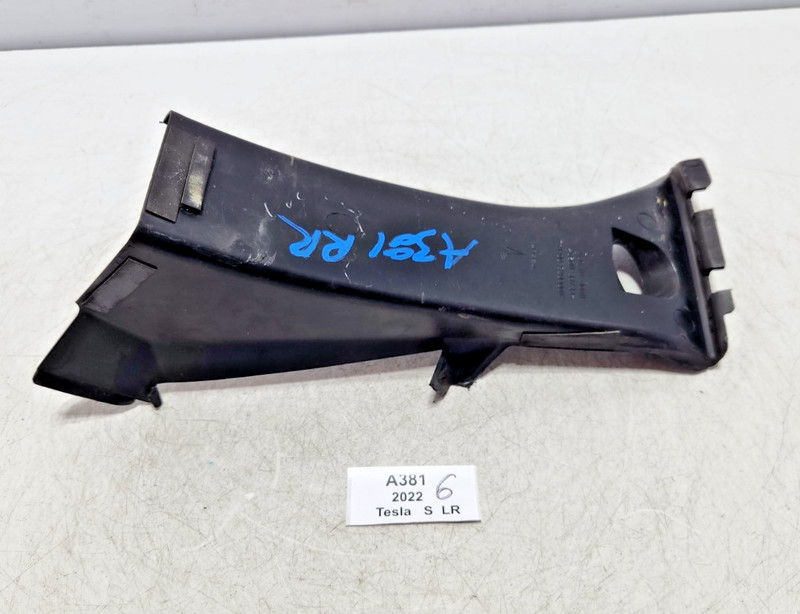 ✅ 2021-2025 OEM Tesla Model S Rear Right Passenger Tail Light Trim Cover
