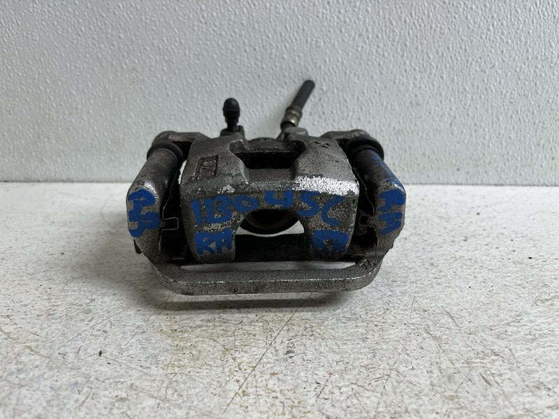 2002-2006 Nissan Altima Right Passenger Rear Brake Brakes Caliper Pads Pad Oem