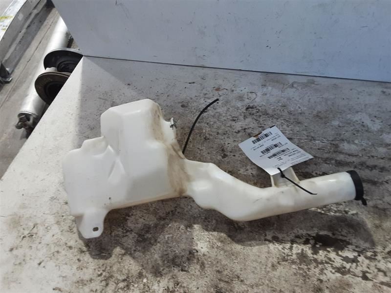 Wash Reservoir Classic Style Fits 15-19 SIERRA 1500 PICKUP 3312023