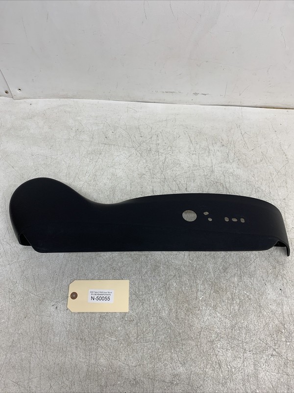 17-21 TESLA MODEL 3/Y FRONT RIGHT SEAT RAIL TRIM COVER 1098348-00-F 50055 B56