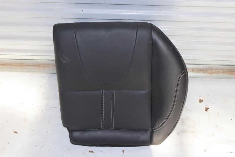 2012-2014 FORD FOCUS HATCHBACK REAR RIGHT SEAT LOWER SEAT CUSHION LEATHER OEM
