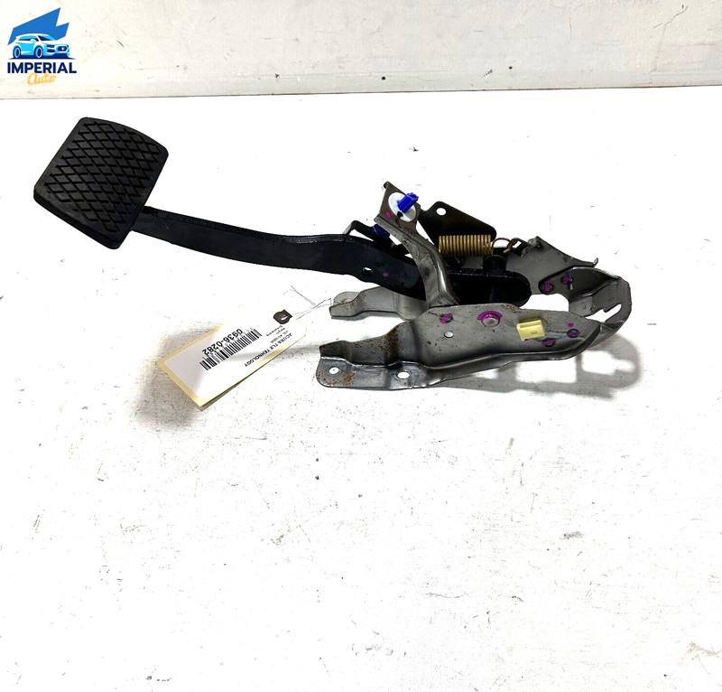 BRAKE STOP PEDAL & BRACKET ASSEMBLY OEM 2015 - 2020 ACURA TLX A-SPEC