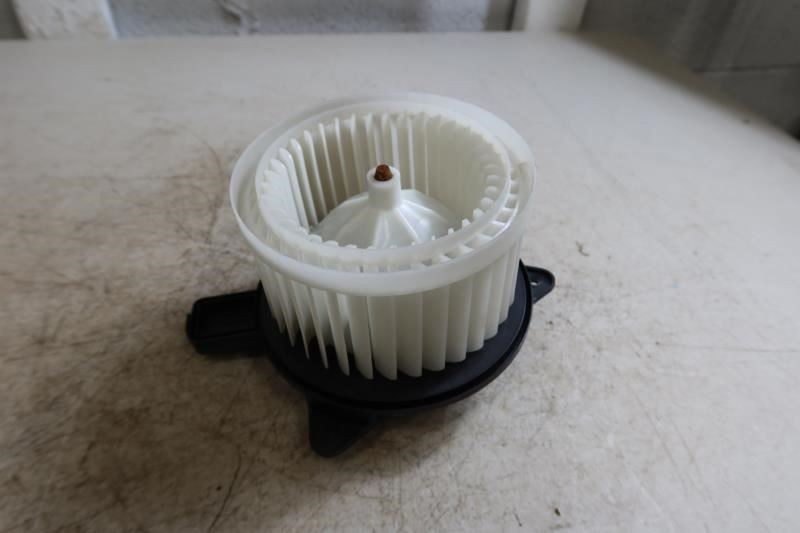 2018-2025 Jeep Wrangler JL Gladiator JT OEM Blower Motor Assembly 68301851
