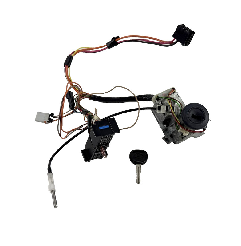2000-2002 Tahoe Suburban GMC Yukon Ignition Cylinder Switch w/ Key & Harness