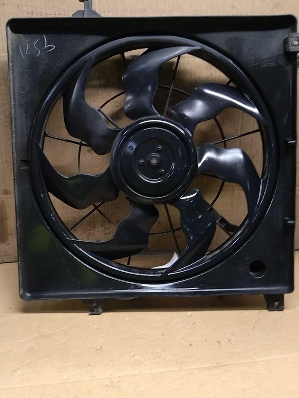 2015 Hyundai Santa Fe Engine Cooling Fan Motor OEM Grey 2.0L 105K Miles