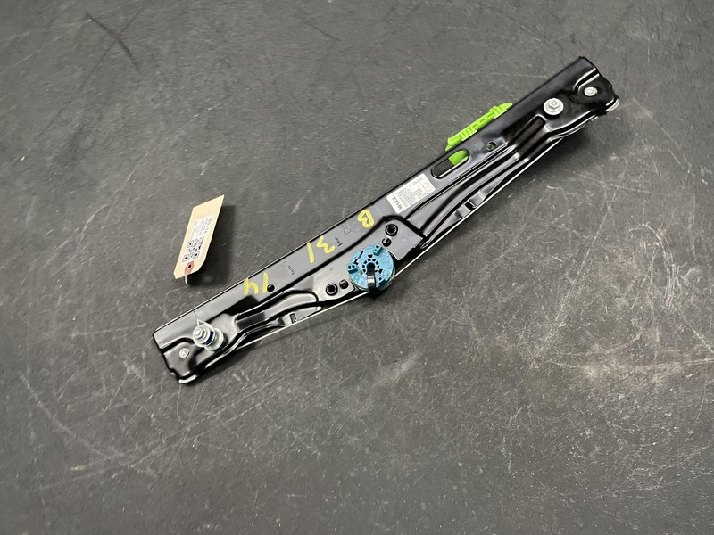 Rear Right Door Window Regulator 2018 BMW X1 51357490200 2016 2017 2019 - 2022