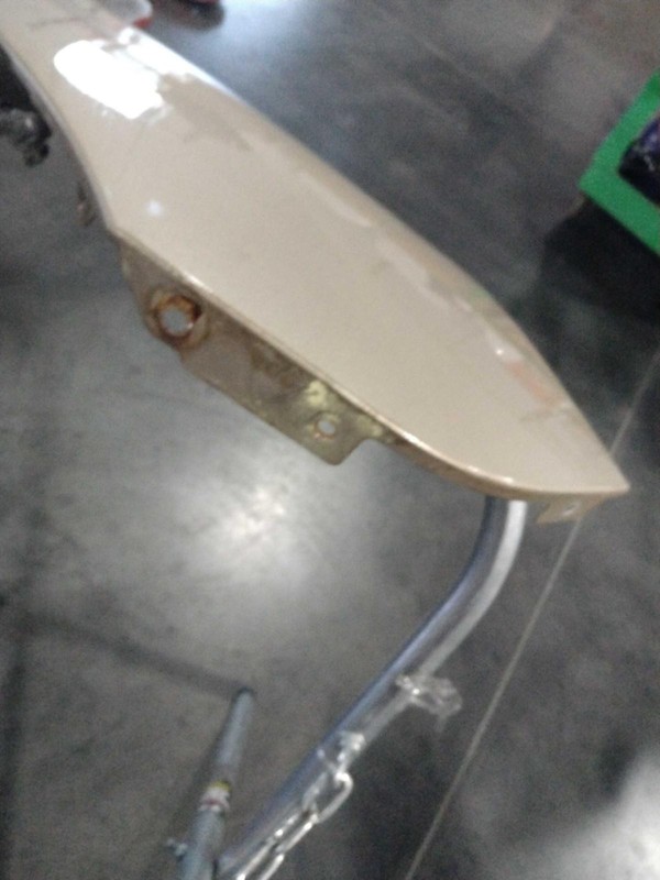 2006 Chevrolet Malibu Gold Right Fender OEM Used 84000 Miles NJ25-27920-710660