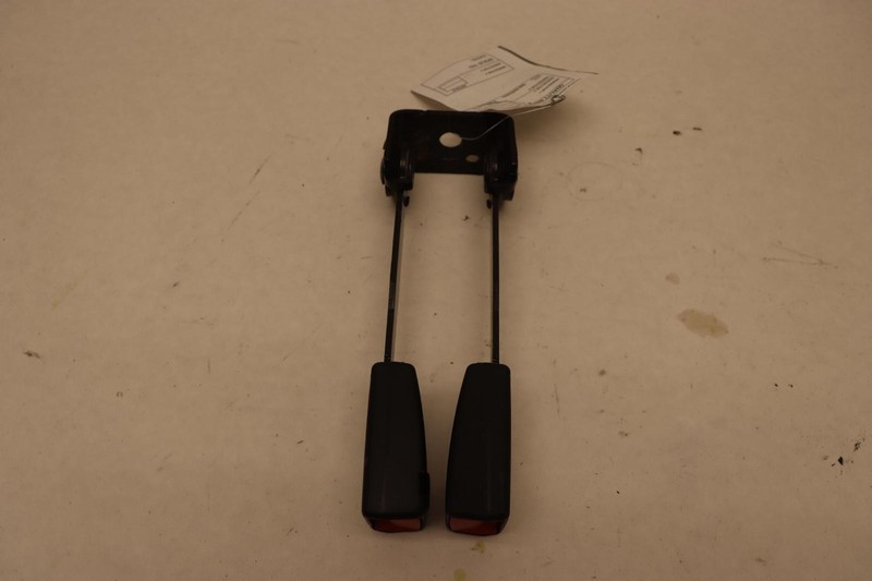 2014-2018 CHEVY SILVERADO 1500 REAR RIGHT SIDE SEAT BELT BUCKLE OEM