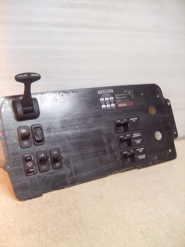 2003 Freightliner Columbia Dash Switch Panel