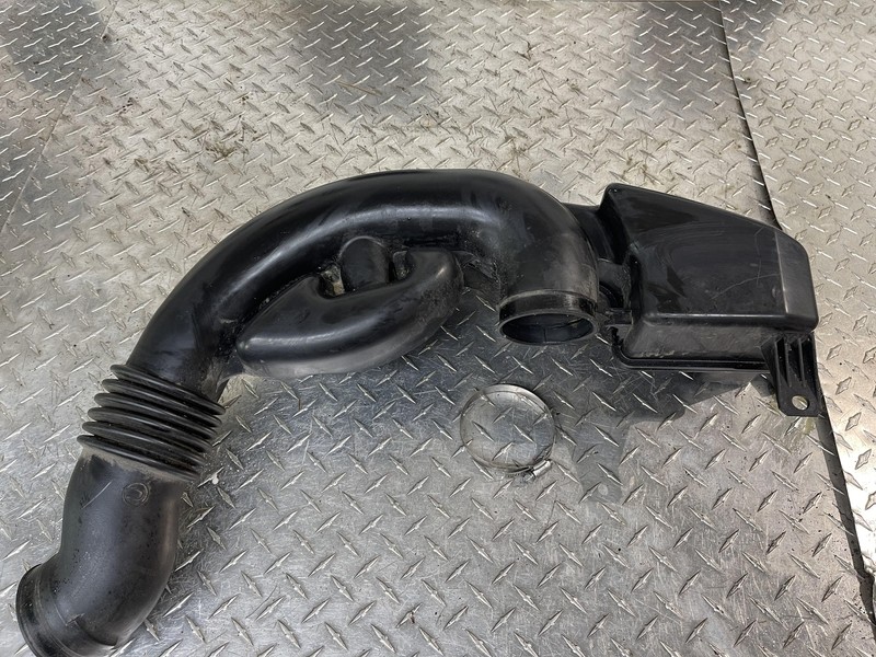 2012-2016 Subaru Impreza 2.0L PZEV AIR CLEANER TUBE ASSEMBLY OEM