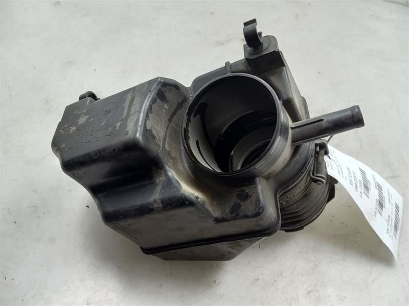 2004 TOYOTA SIENNA 3.3L AIR CLEANER RESONATOR TUBE