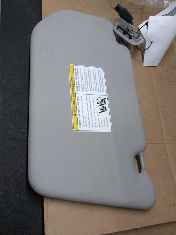 2021 Nissan Rogue Right Sun Visor Red OEM Used 712103 82000 Miles