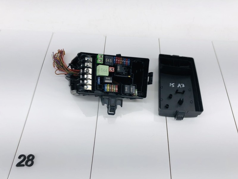 15-20 AUDI A3 QUATTRO 2.0L L4 TFSI GAS ENGINE COMPARTMENT RELAY & FUSE BOX OEM