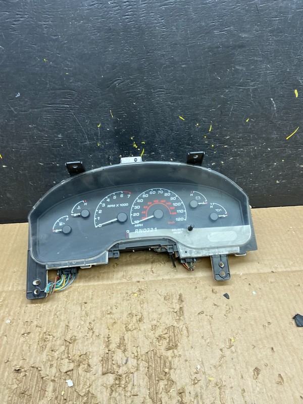 2002 Ford Explorer Speedometer Cluster Gauge OEM V7755 DG