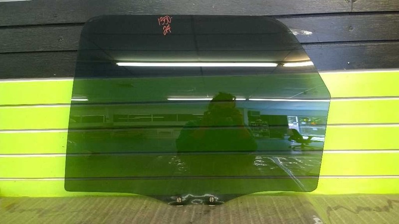 05 ESCAPE XLT 3.0L AT DRIVER LEFT REAR WINDOW DOOR GLASS OEM 1350-24