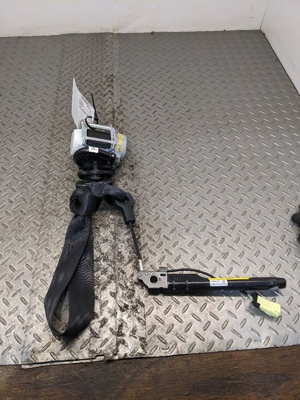 Seat Belt Front Bucket Driver Retractor Fits 15-18 RENEGADE 1171771
