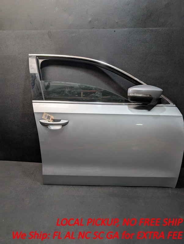 Front Right Door Assy 2015 Volkswagen Passat 561831056G 2014 2016