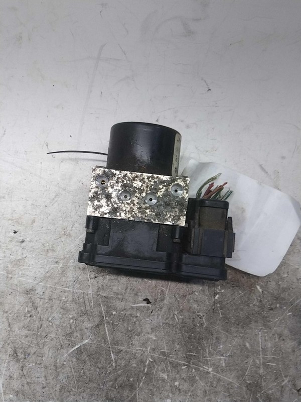2006 Jeep Liberty ABS Pump & Motor Assembly OEM 05179771AA 154K Mi Brown