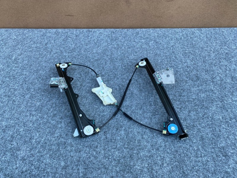 INFINITI Q60 2017-2021 OEM RIGHT PASSENGER DOOR WINDOW REGULATOR. 46K