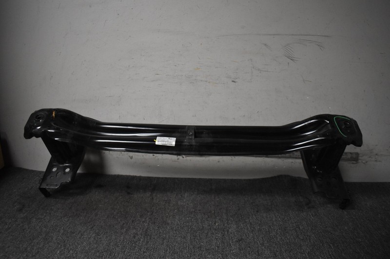 2012-2016 VOLKSWAGEN TOUAREG TDI SPORT FRONT REINFORCEMENT BAR FACTORY OEM