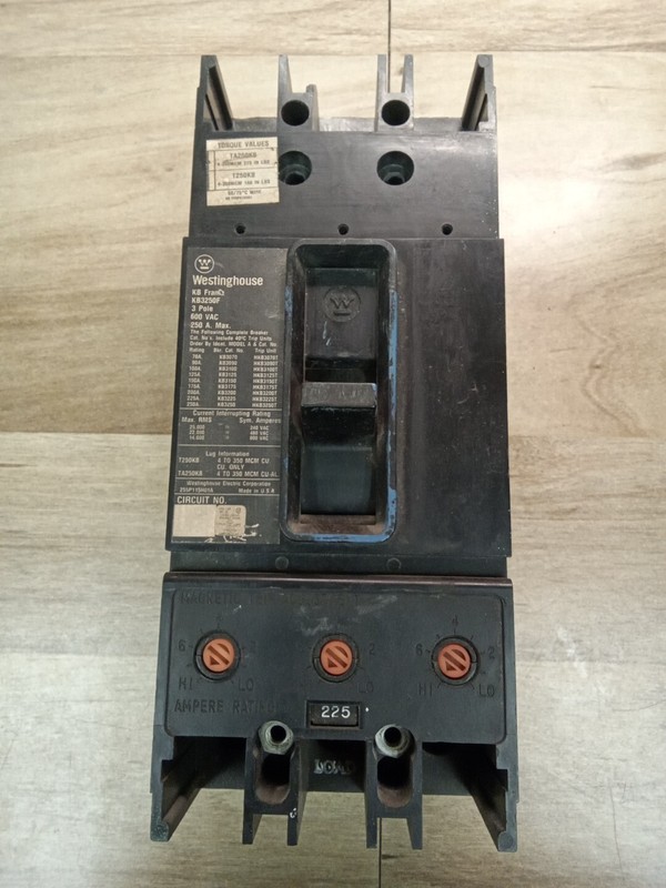 Westinghouse KB3250F 3Pole Circuit Breaker