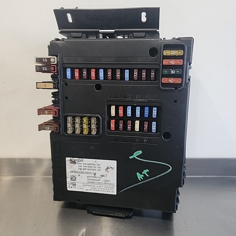 Smart ForTwoRoadster 451 SAM Control Module Fusebox A4519061400 AT5WK49442AF