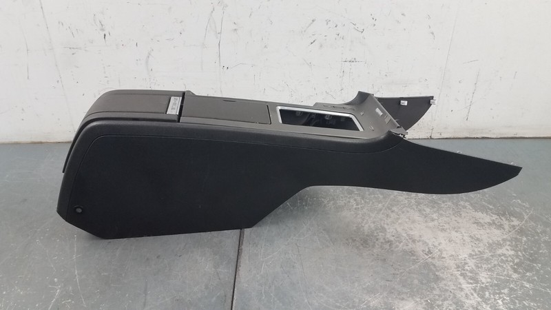2014 Ford Mustang Shelby GT500 Center Console - Damage #7451 P7
