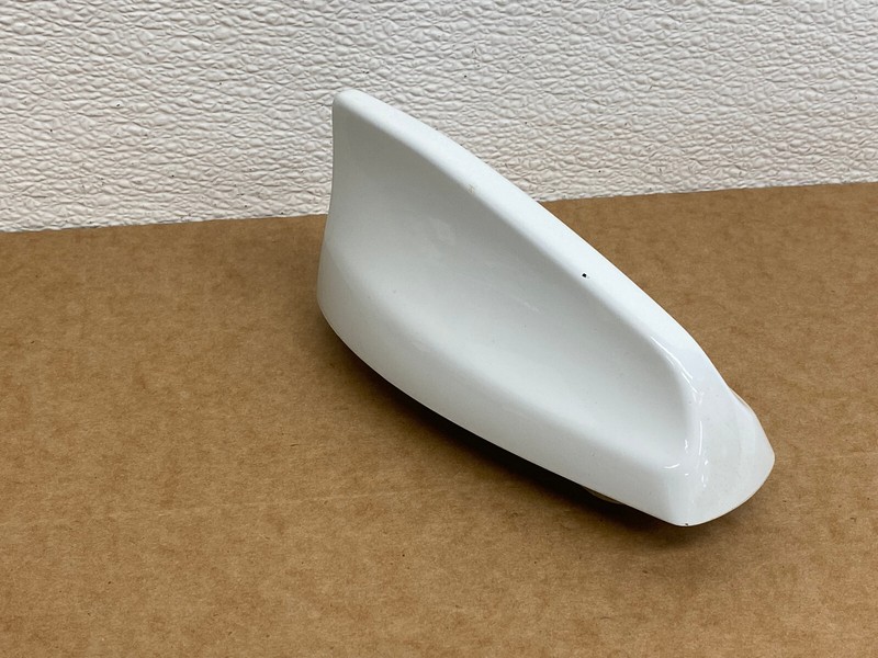 2017-2020 JAGUAR F-PACE UPPER ROOF SHARK FIN ANTENNA OEM LOT668