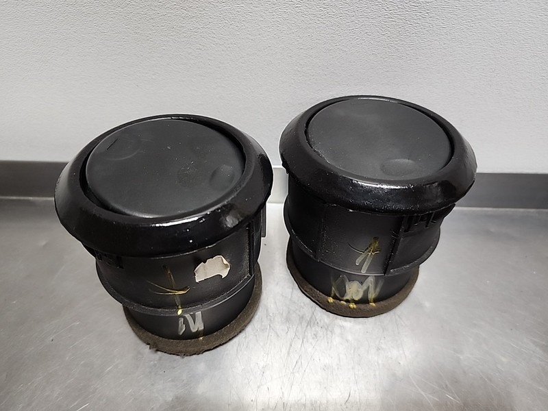 2007 Thru 2010 JEEP WRANGLER JK JKU DASH CENTER AIR VENT VENTS OEM 5KL74TRMAA