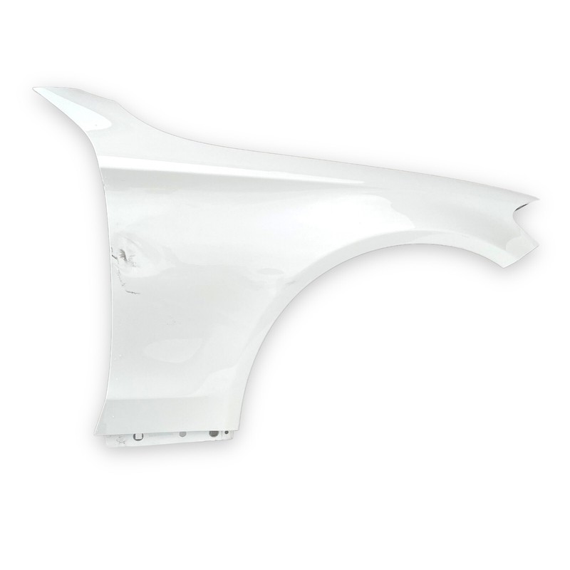 2015-2018 MERCEDES-BENZ C300 W205 RIGHT FRONT FENDER OEM 2058800218