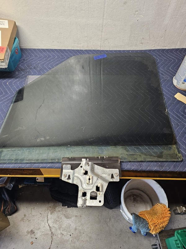 06 07 08 09 10 11 12 13 14 FORD VAN E250 Front Door Glass Window Right Passenger