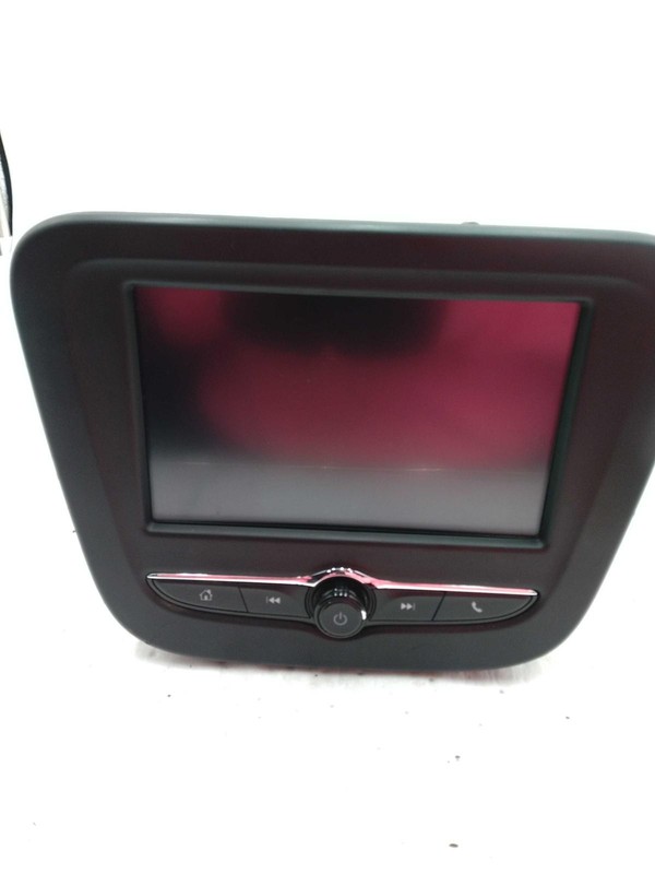 2018 Chevrolet Malibu Infotainment Display Silver OEM 84175576, 6 Month Warranty