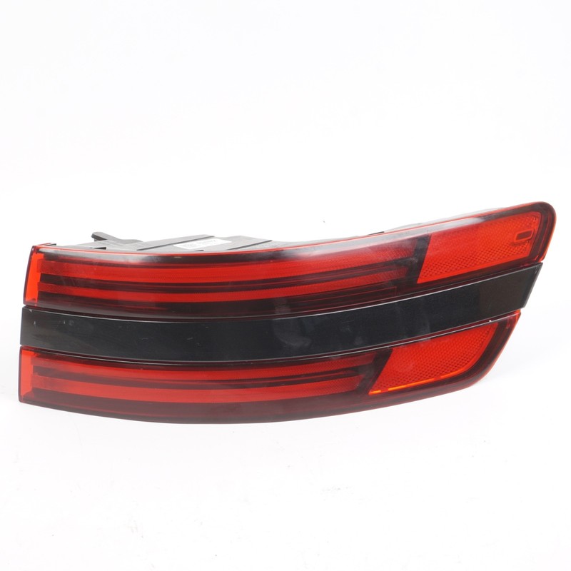 2021 - 2024 Genesis GV70 Rear Right Side Outer Tail LightLed OEM