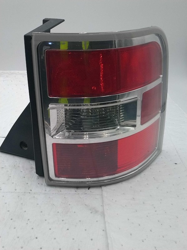 Used Right Tail Light Assembly fits: 2018 Ford Flex incandescent Right Grade A