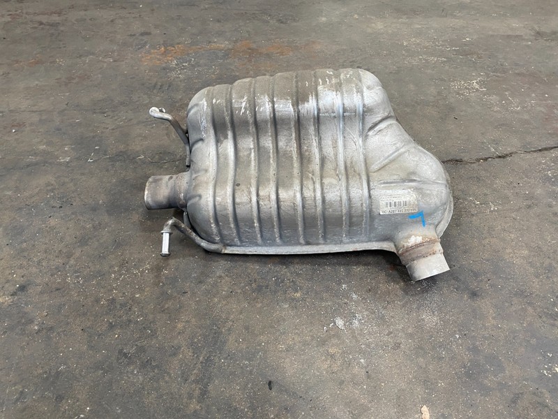 10 11 MERCEDES E550 5.5LREAR LEFT SIDE EXHAUST MUFFLER OEM #A0.36