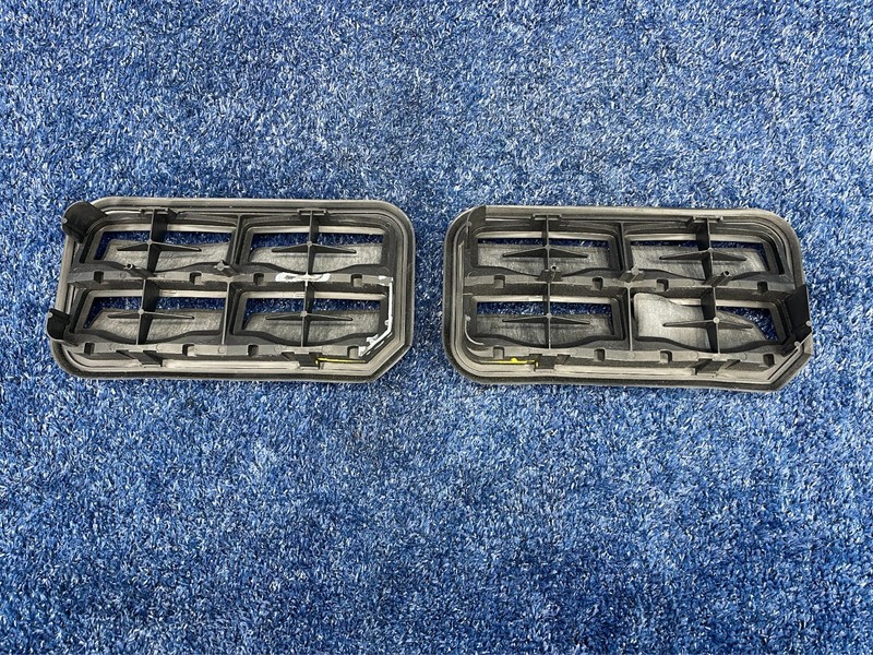 2016-2019 Buick Cascada Rear Body Air Vent Flap RL RR Set OEM 9076499