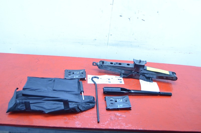 10-16 LAND ROVER LR4 EMERGENCY SPARE TIRE JACK TOOLS OEM