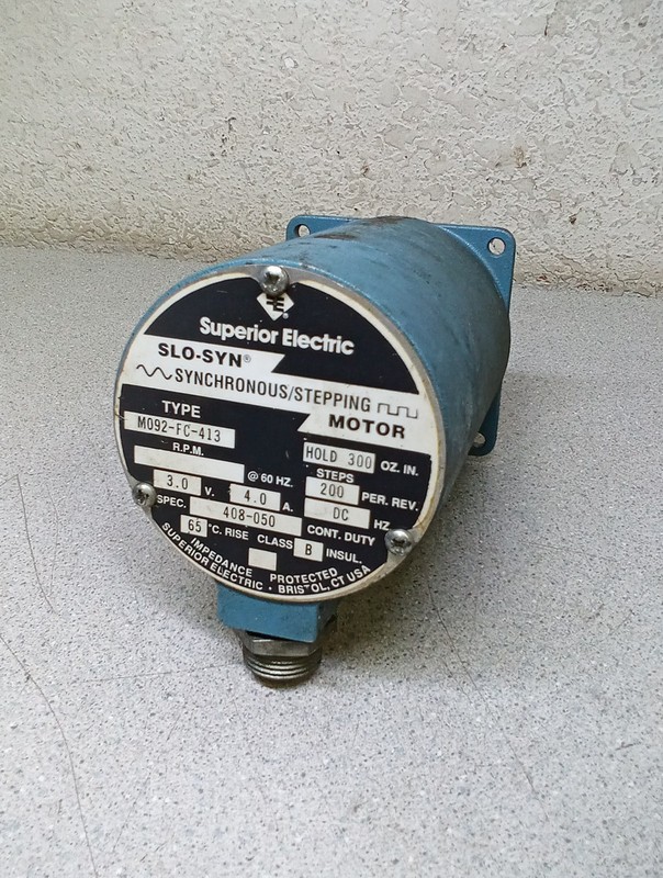Superior Electric SLO-SYN Synchronous/ Stepping Motor ( M092-FC-413)