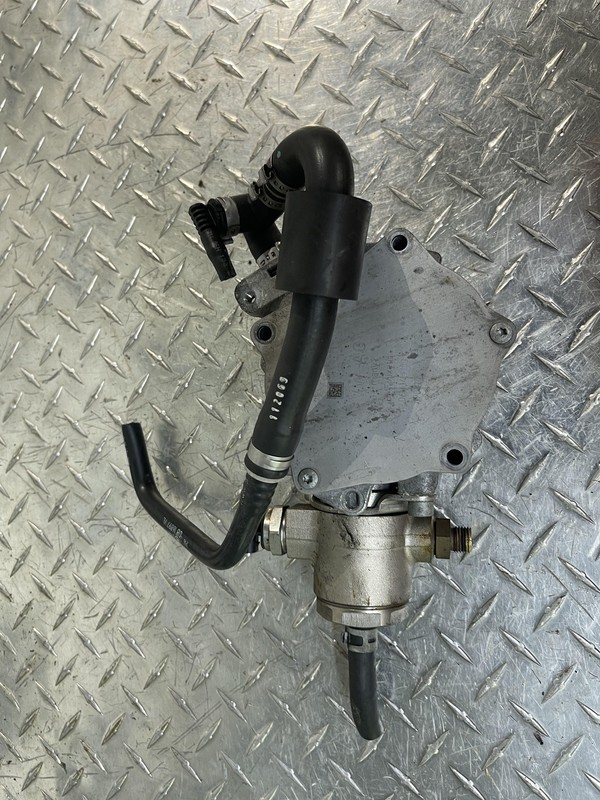 2009-2016 Audi / VW A5 A4 B8 8T 2.0L Engine Brake Vacuum Pump OEM 06J145100