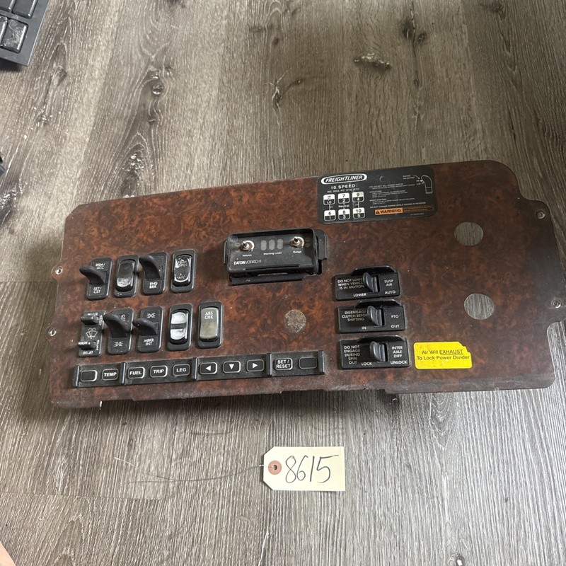 Freightliner Columbia Century Dash Switch Panel - P/N: U71445 22-61561-000