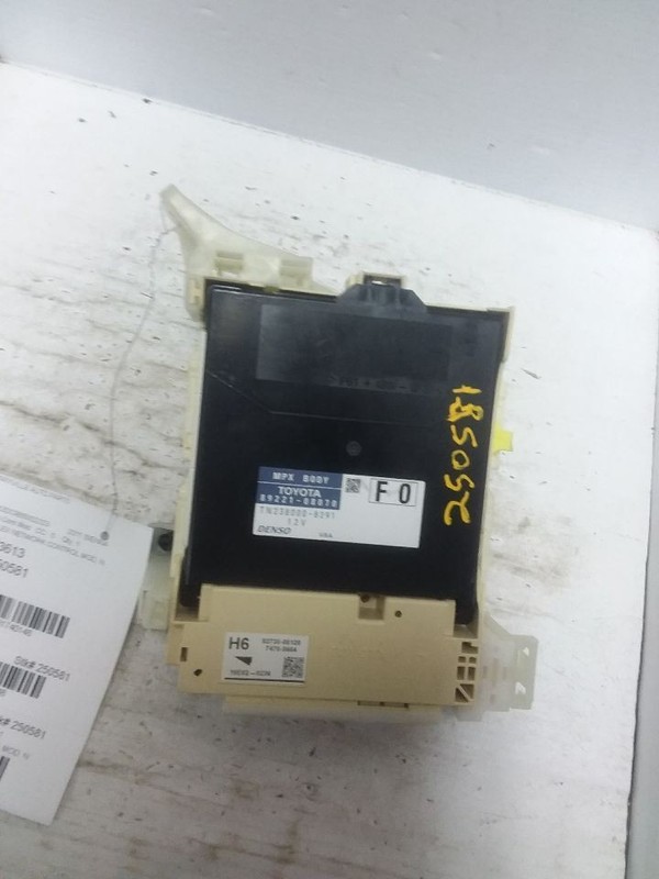 Multiplex Network Control Module Left Hand Dash Fits 11-13 SIENNA 89221-08070
