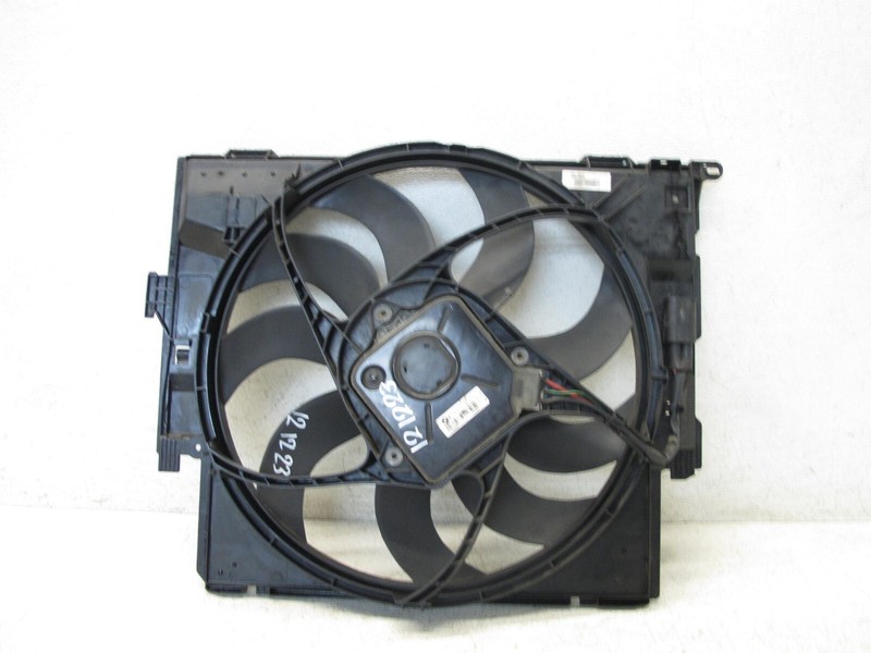 12-16 BMW F30 320i 328i 335i 428i M235i ENGINE COOLING FAN BLADE MOTOR OEM 12122